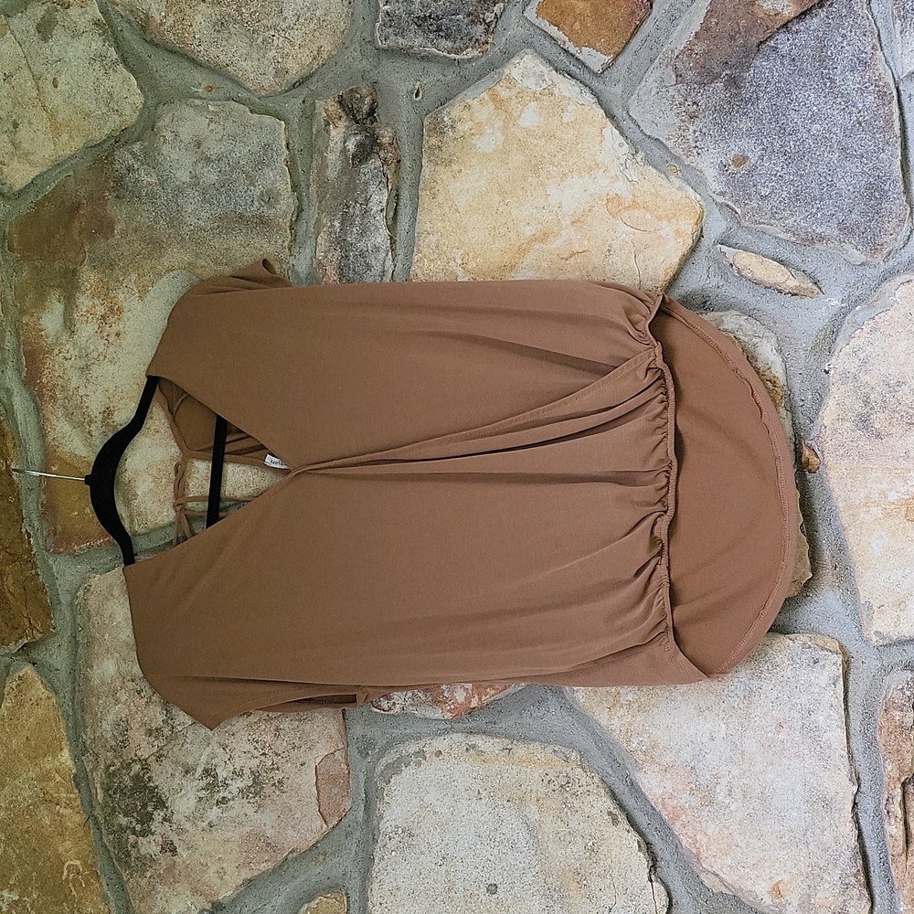 Anthropologie Green Envelope sz med top New without tags.